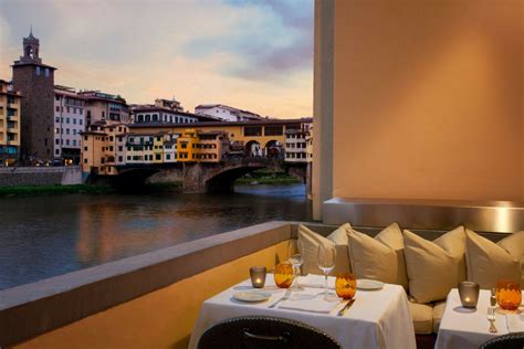 Hotel Lungarno Firenze .